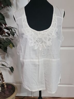 High Sierra White Top with Blue Brand Tag
